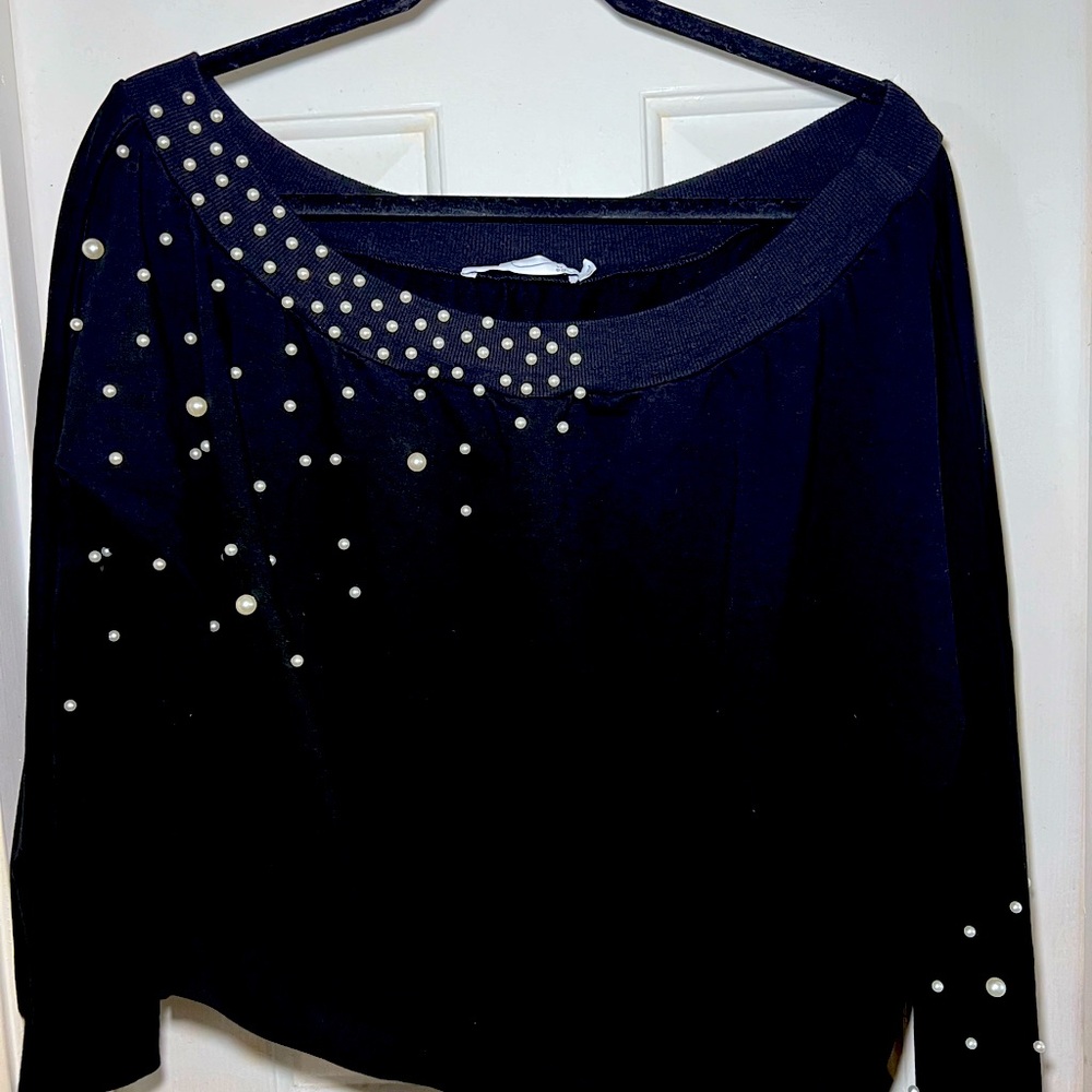 ByEgries Pearl off the shoulder sweater